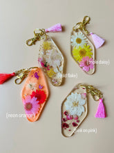 load image into gallery viewer, flower keychain