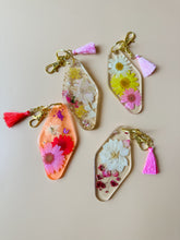 load image into gallery viewer, flower keychain