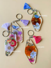 load image into gallery viewer, flower keychain
